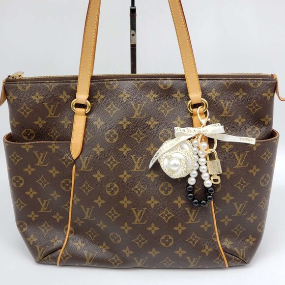 Authentic Louis Vuitton Lock & Key with unbranded Bagcharm, Keycharm, Keychain - Picture 3 of 7